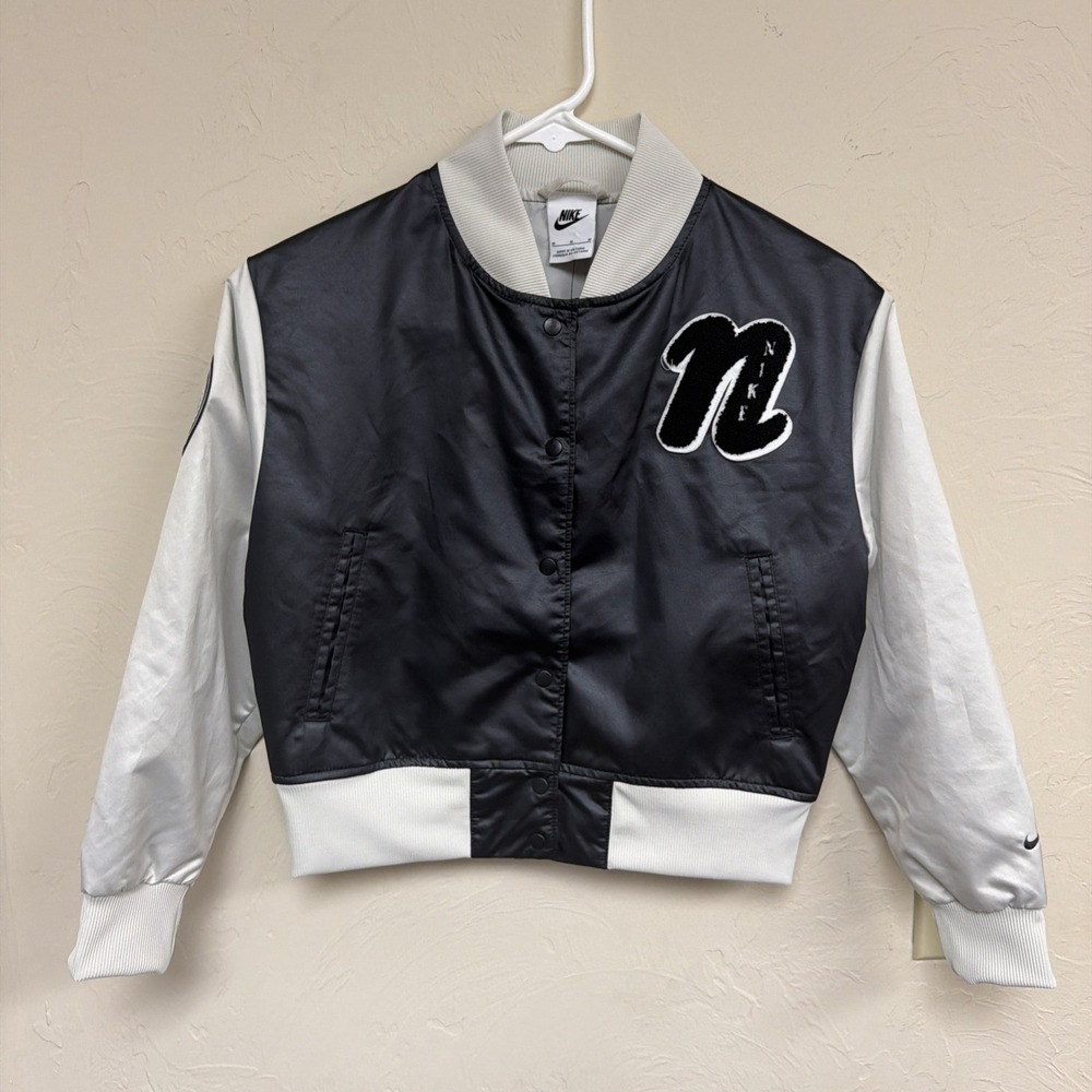Nike Kids Varsity Jacket Oversized Fit Sz Youth Medium New FZ5563010